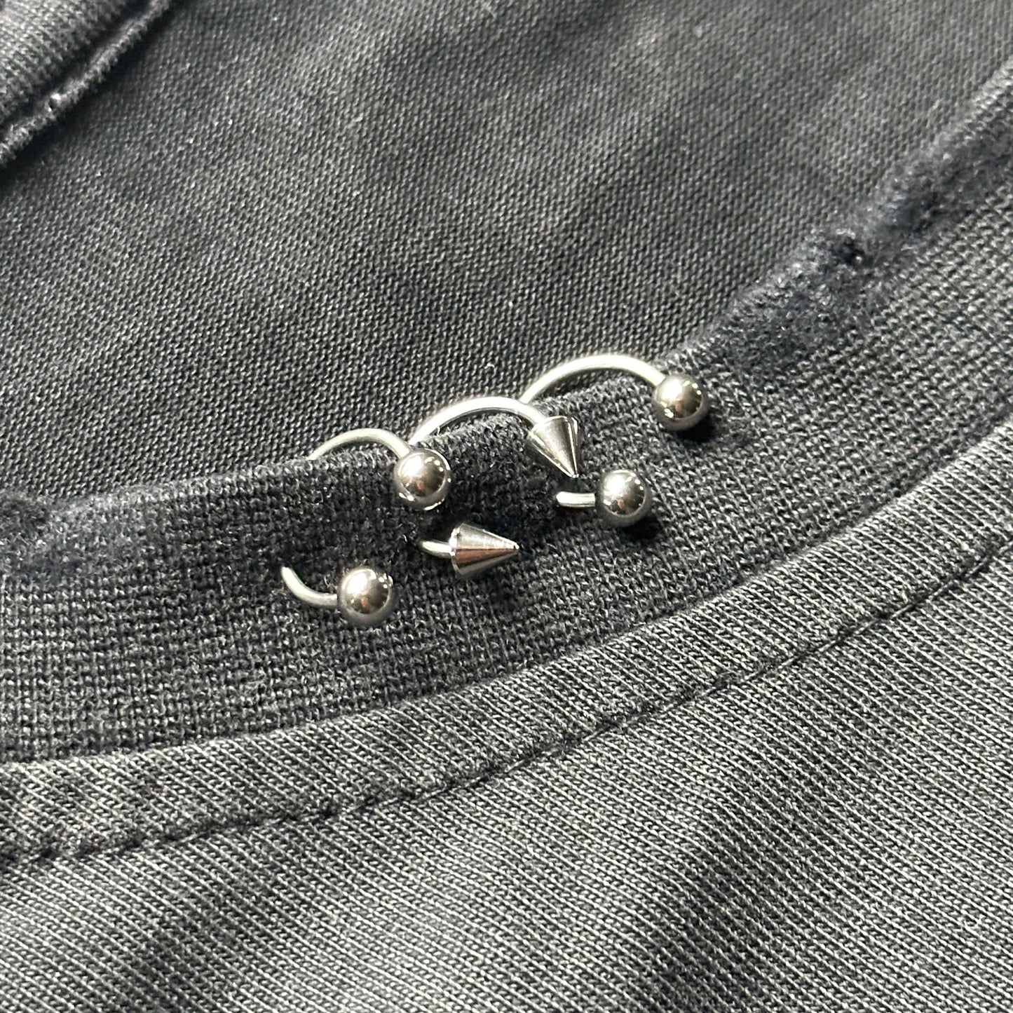 PIERCED T-SHIRT