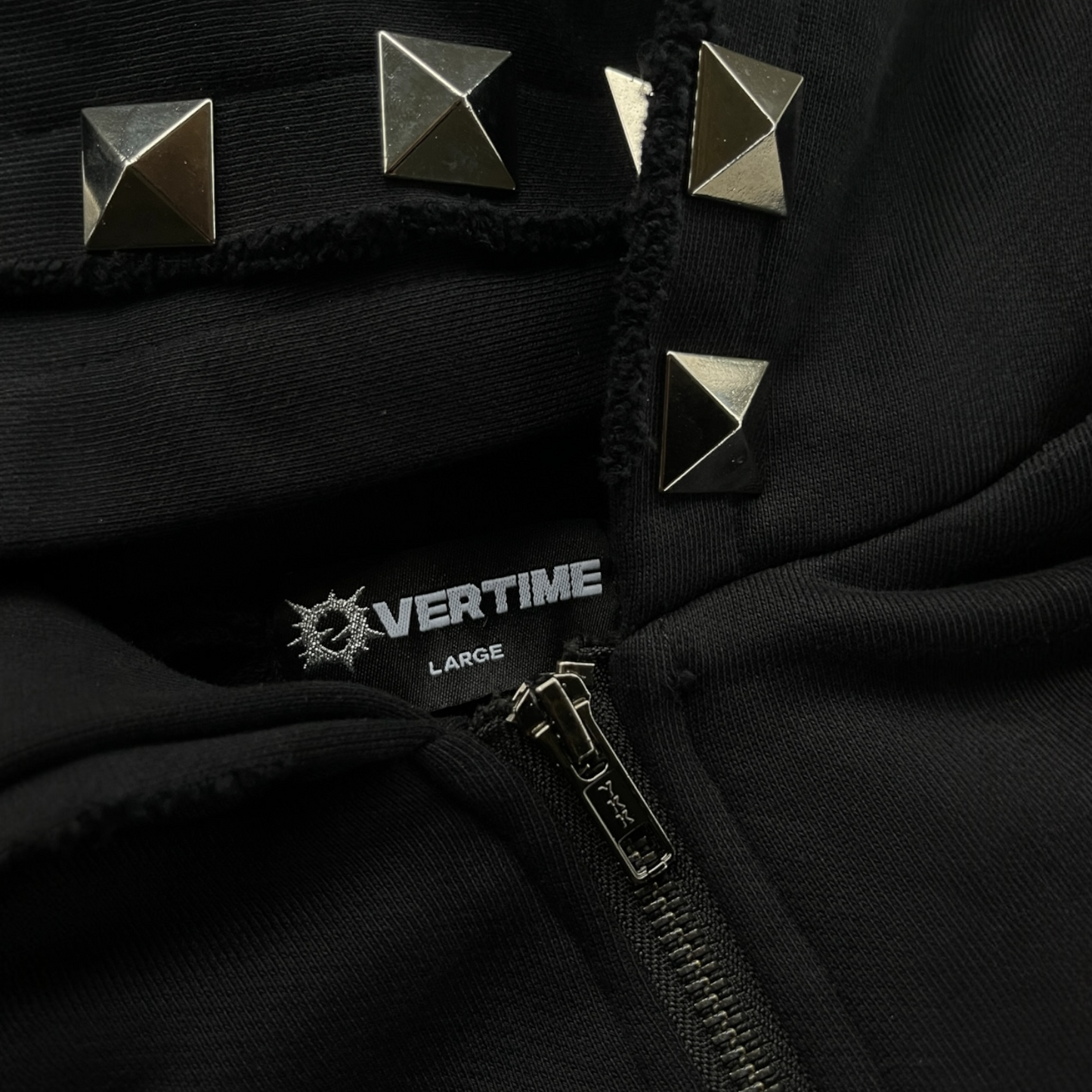 GEMINI SET WITH STUDS