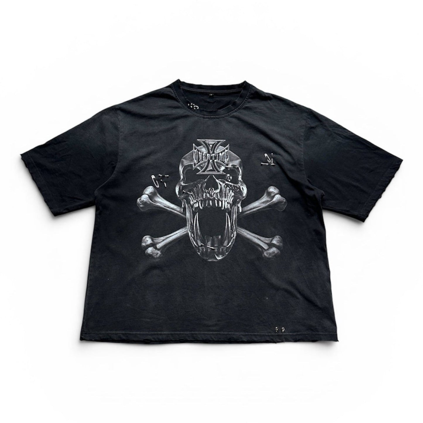 PIERCED T-SHIRT